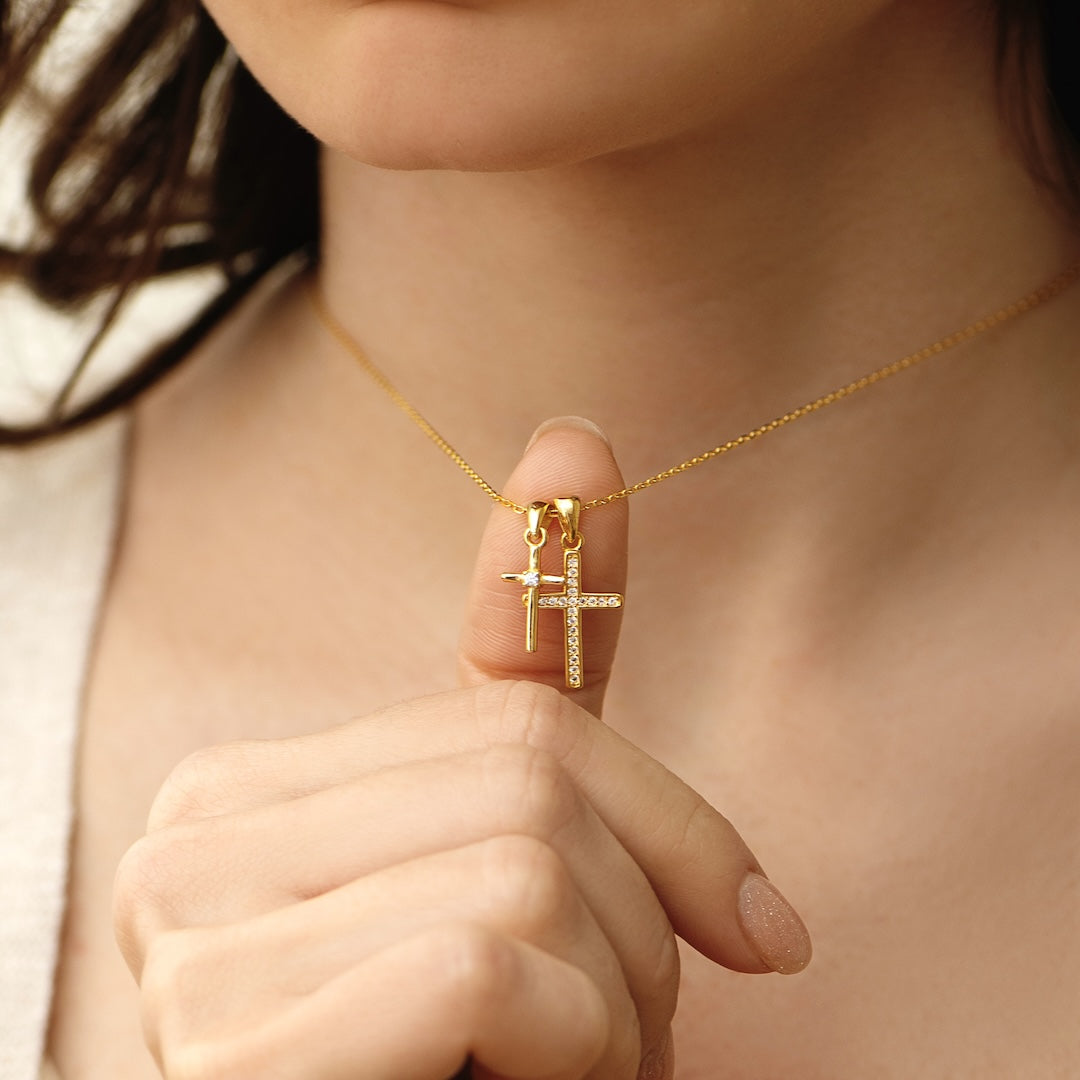 Colar Duplo com Pingente de Cruz Dourado - Lembre-se de Sua Força