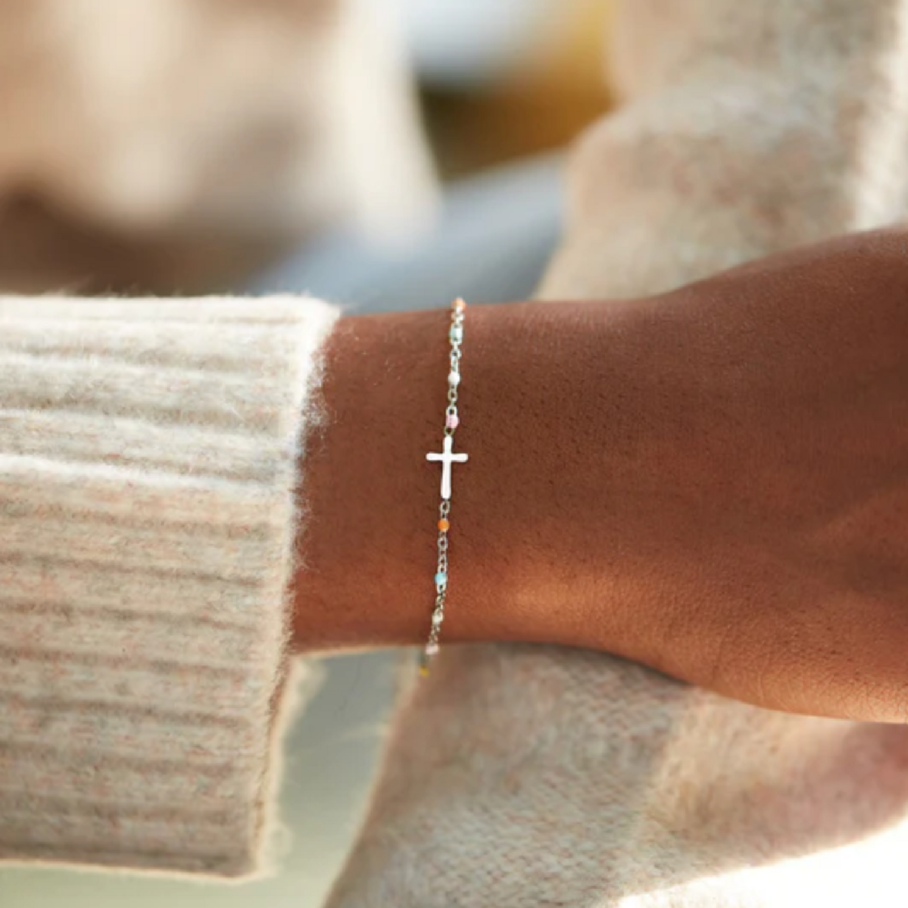 Pulseira de Oração com Pingente de Cruz