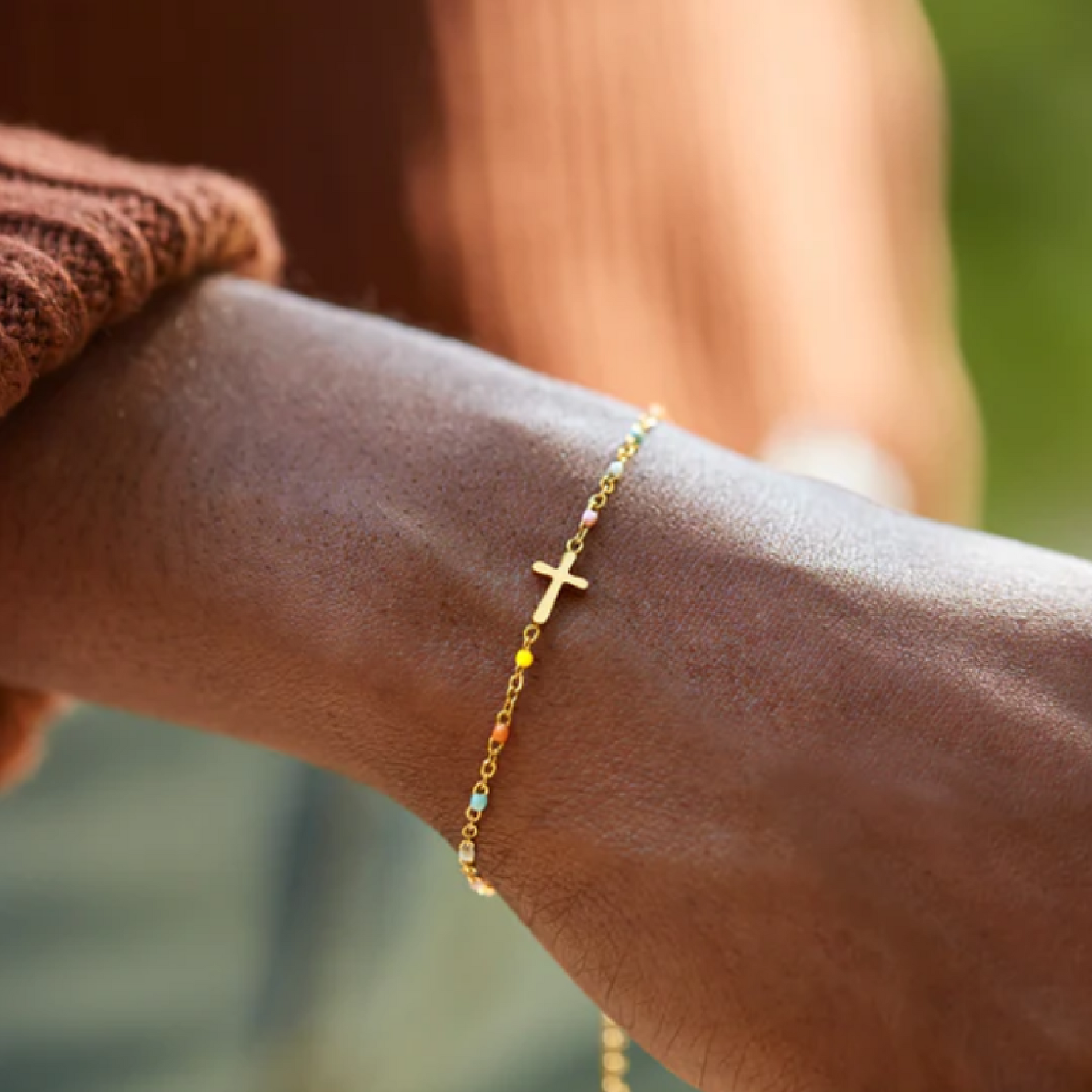 Pulseira de Oração com Pingente de Cruz